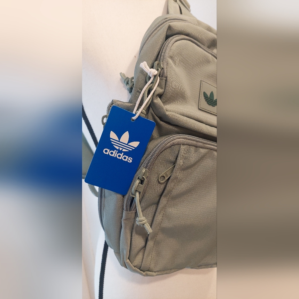 Adidas Green Backpack Durable Minimalist Design - Picture 3 of 16